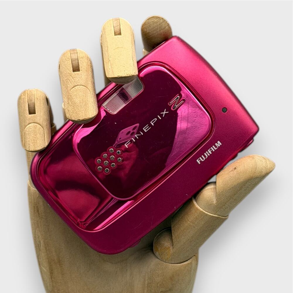 Fujifilm FinePix Z30 Digital Camera | 10MP | Pink